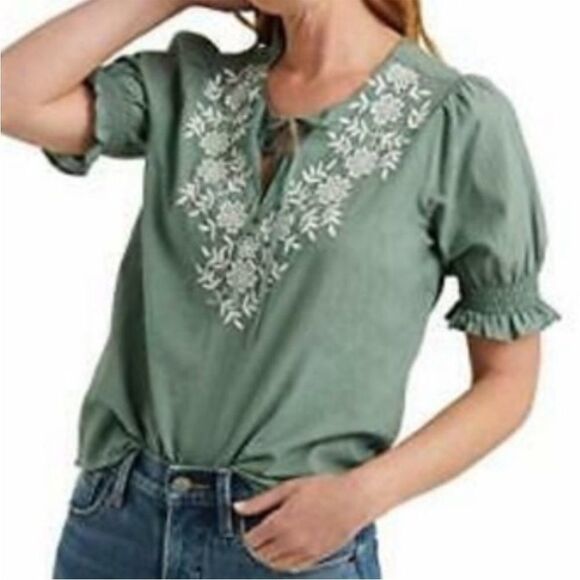Lucky Brand Tops - Lucky brand green embroidered top M